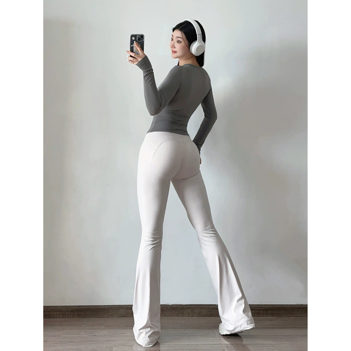 Elunee™ PureForm T-Shirt – Kurzärmeliges Slim Fit Oberteil